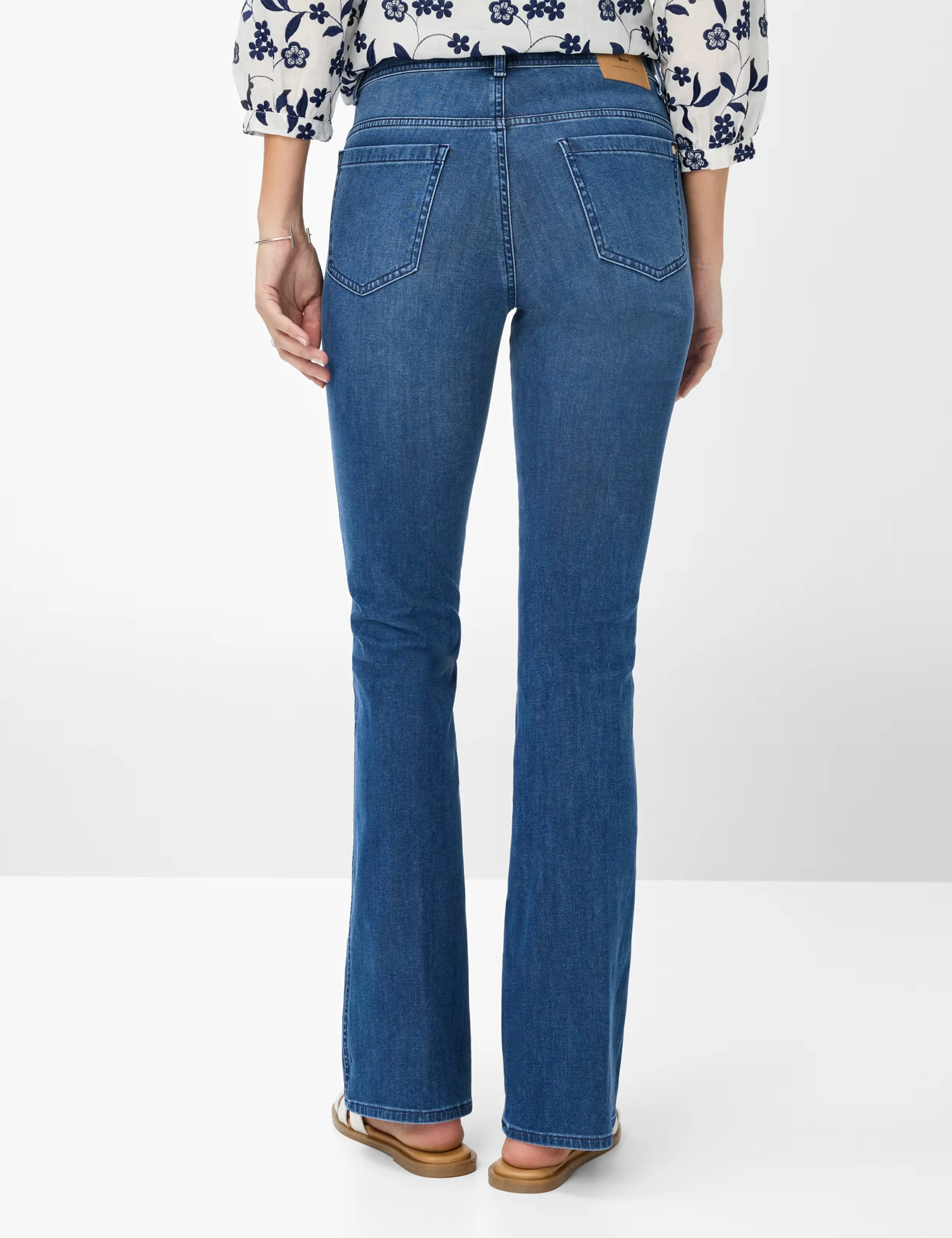 Brax Shakira Free to Move Slim Bootcut Jean