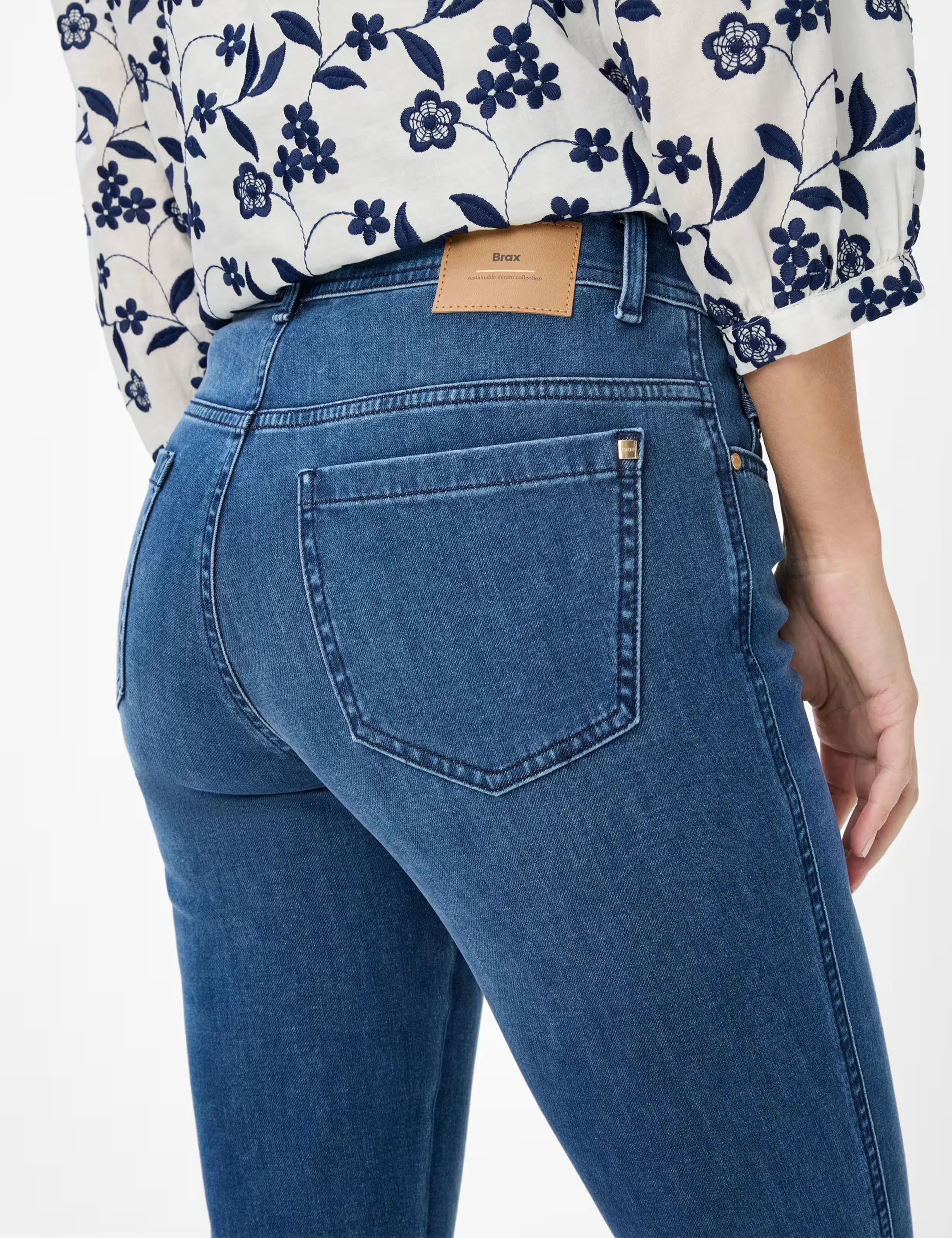 Brax Shakira Free to Move Slim Bootcut Jean