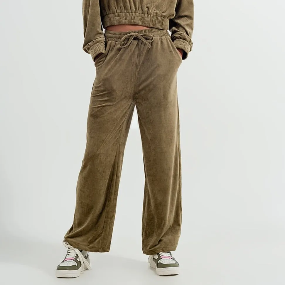 Jogger With Drawstring Waist in Green
