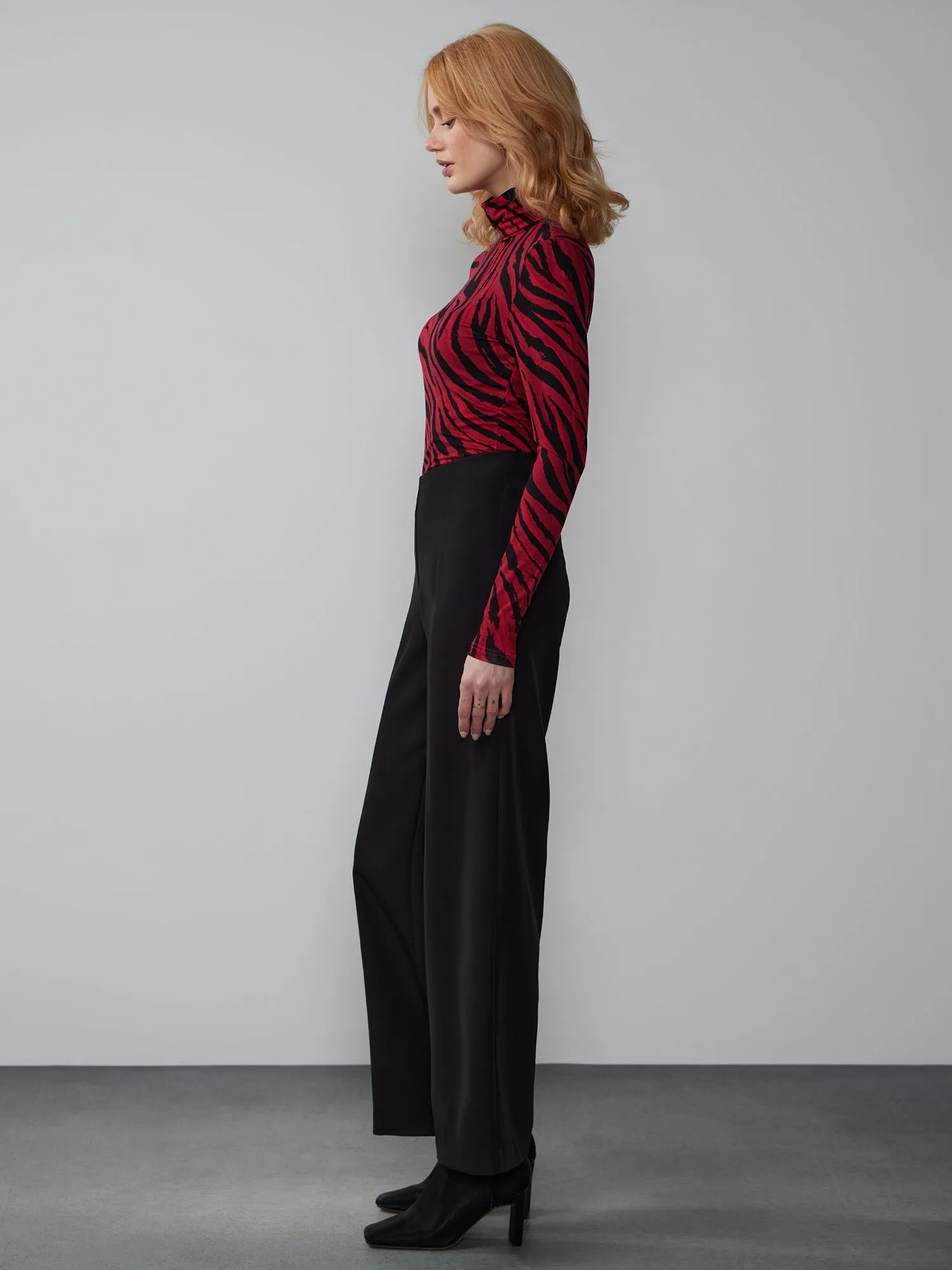 Petite Fit To Flatter Flared Seamed Pant