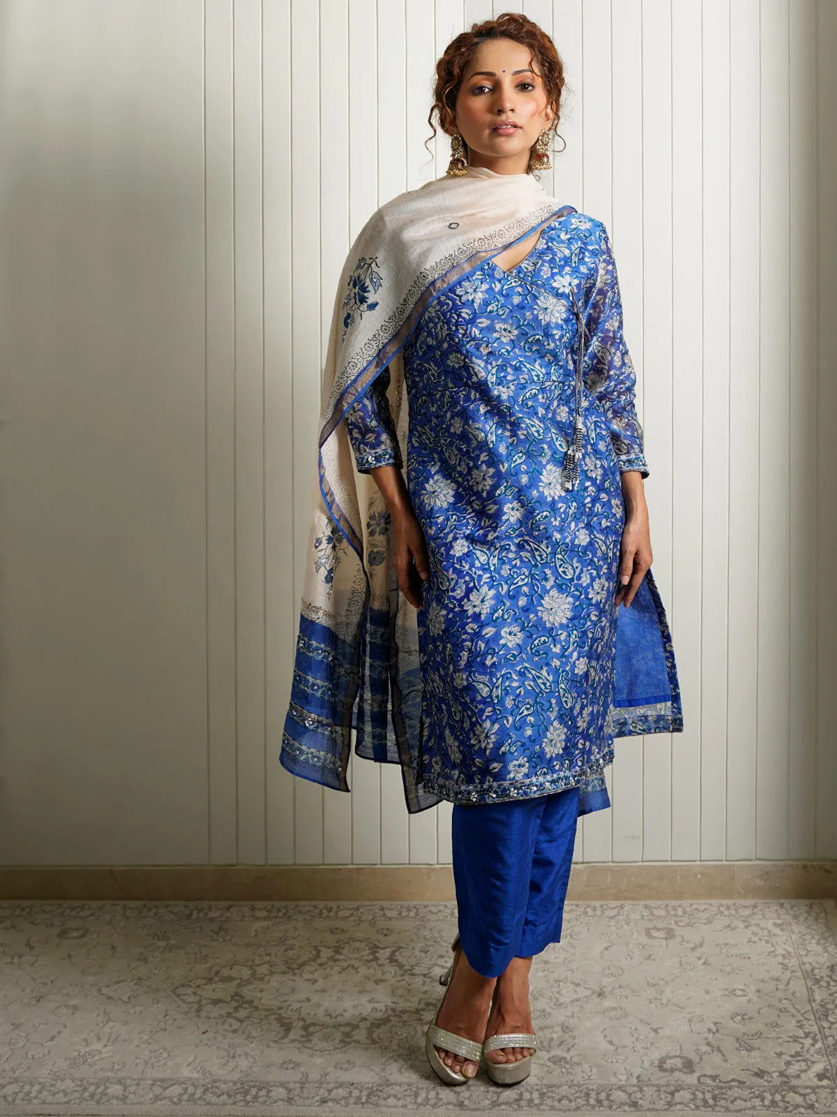 Women Chanderi Printed Vneck Regular Fit Suit Set Blue