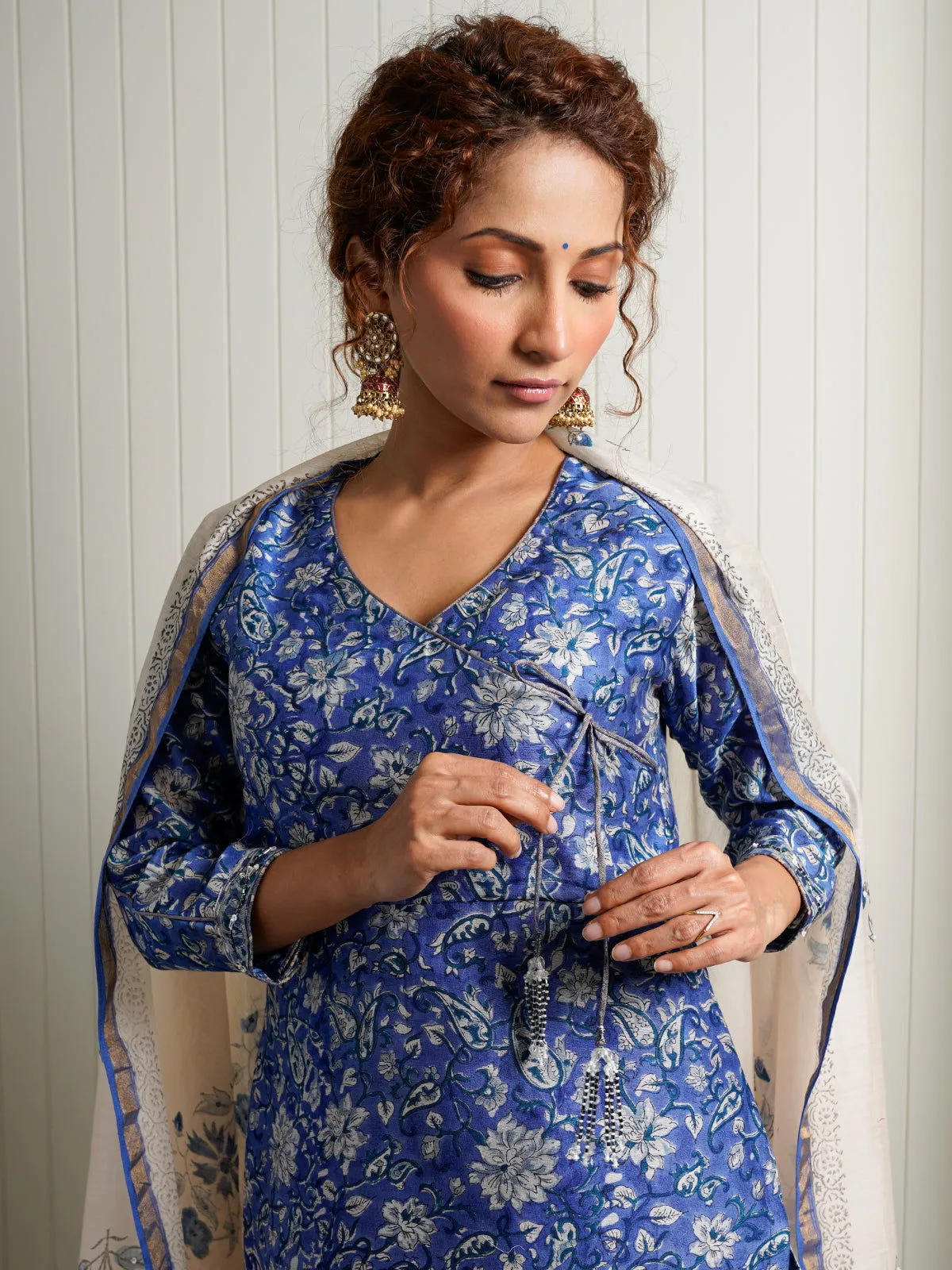 Women Chanderi Printed Vneck Regular Fit Suit Set Blue